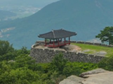 山の上に建てられた山城。眼下には潭陽湖が見える。